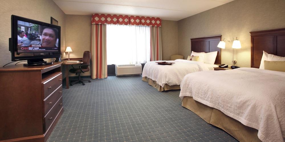 Hampton & Polaris Hotel 3*
