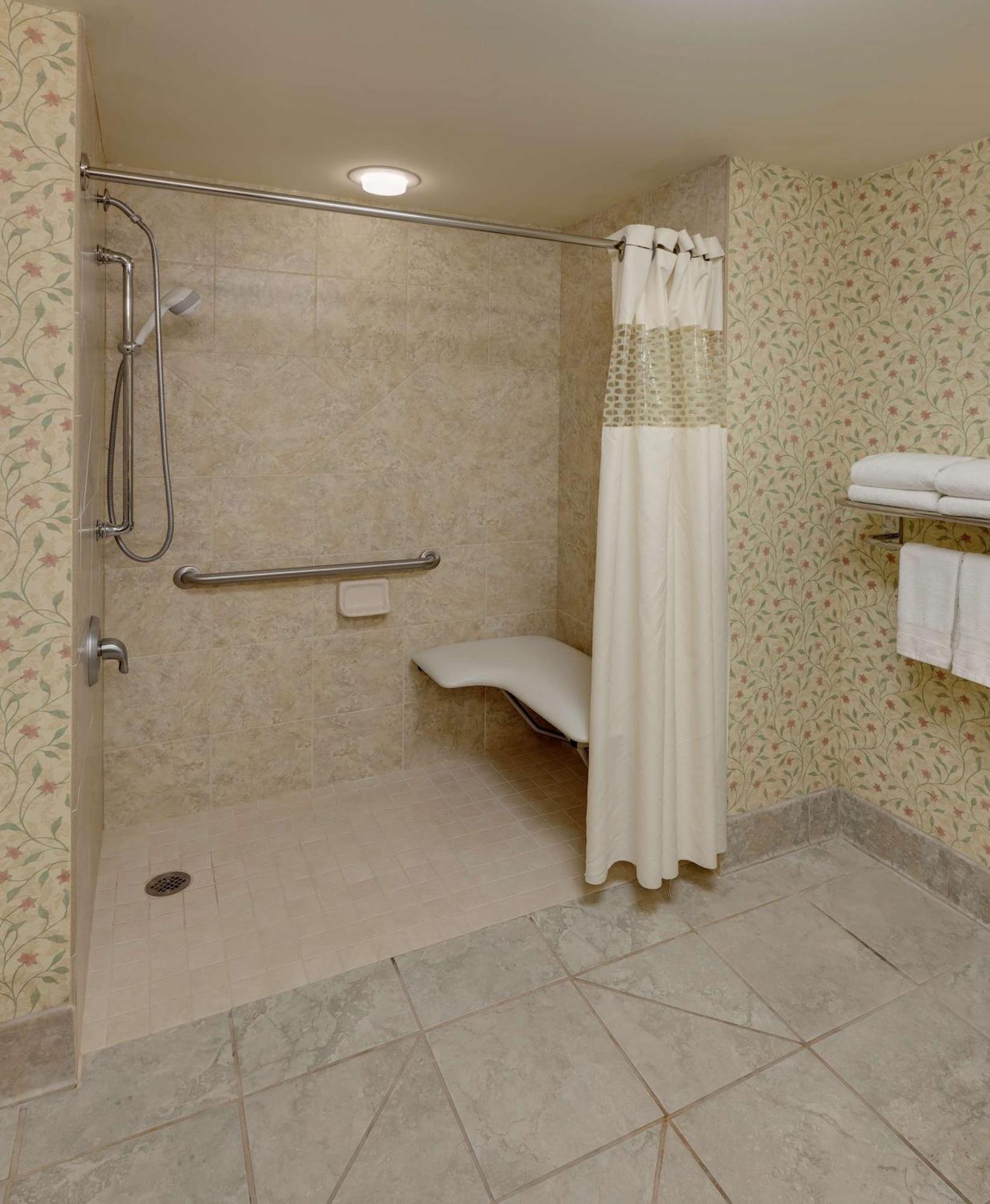 Hotel Hampton & Polaris 3*