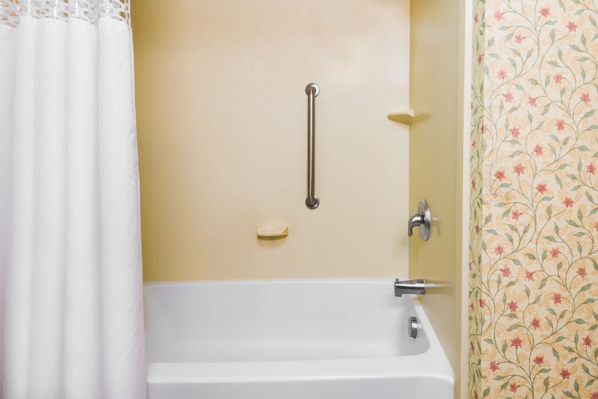 Hampton Inn&suites Polaris Hotel