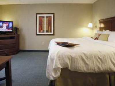 Hampton Inn&suites Polaris 3*